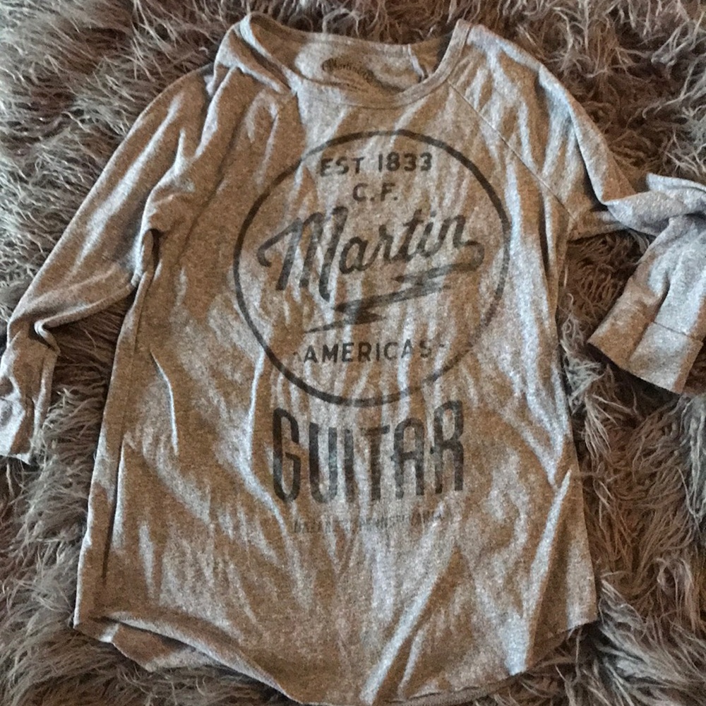 3/4 grey top